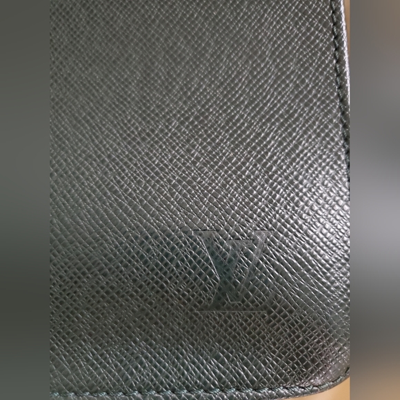 Fantastic Louis Vuitton dark green taiga leather briefcase - Picture 3 of 6